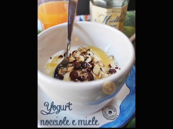 Yogurt, Noci (o nocciole) e Miele